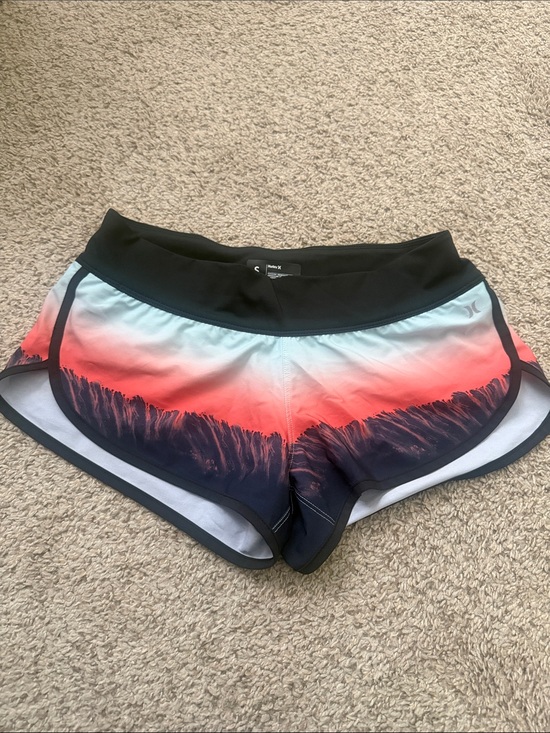 Hurley Pants - Hurley Phantom Coral-to-Black Gradient Women's Athletic/ Board Shorts
